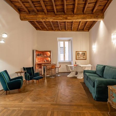 דירות רומא Chic And Style In Historical Via Giulia מראה חיצוני תמונה