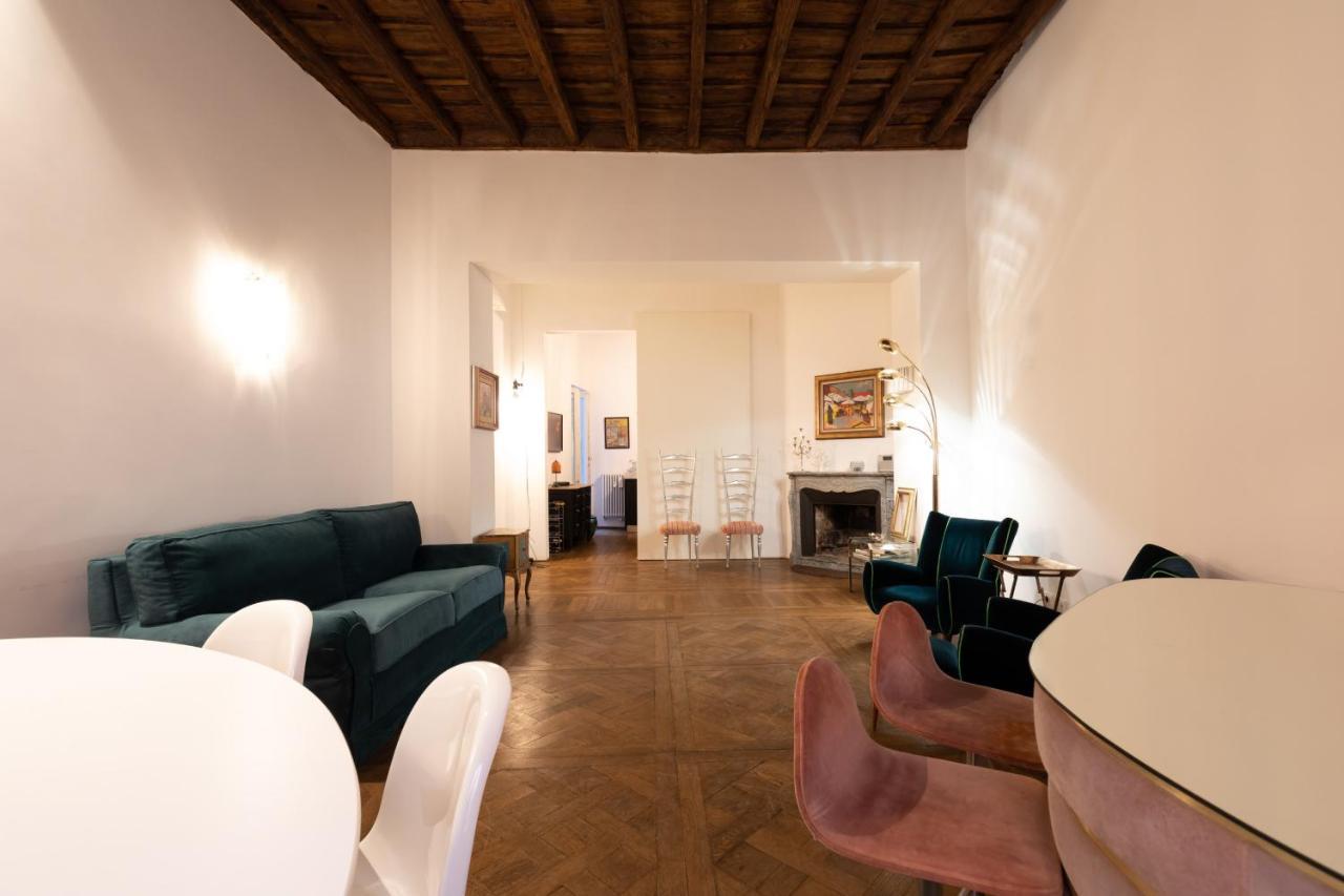 דירות רומא Chic And Style In Historical Via Giulia מראה חיצוני תמונה