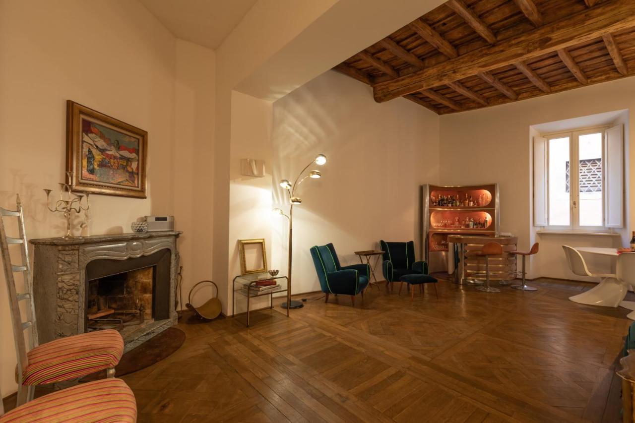 דירות רומא Chic And Style In Historical Via Giulia מראה חיצוני תמונה