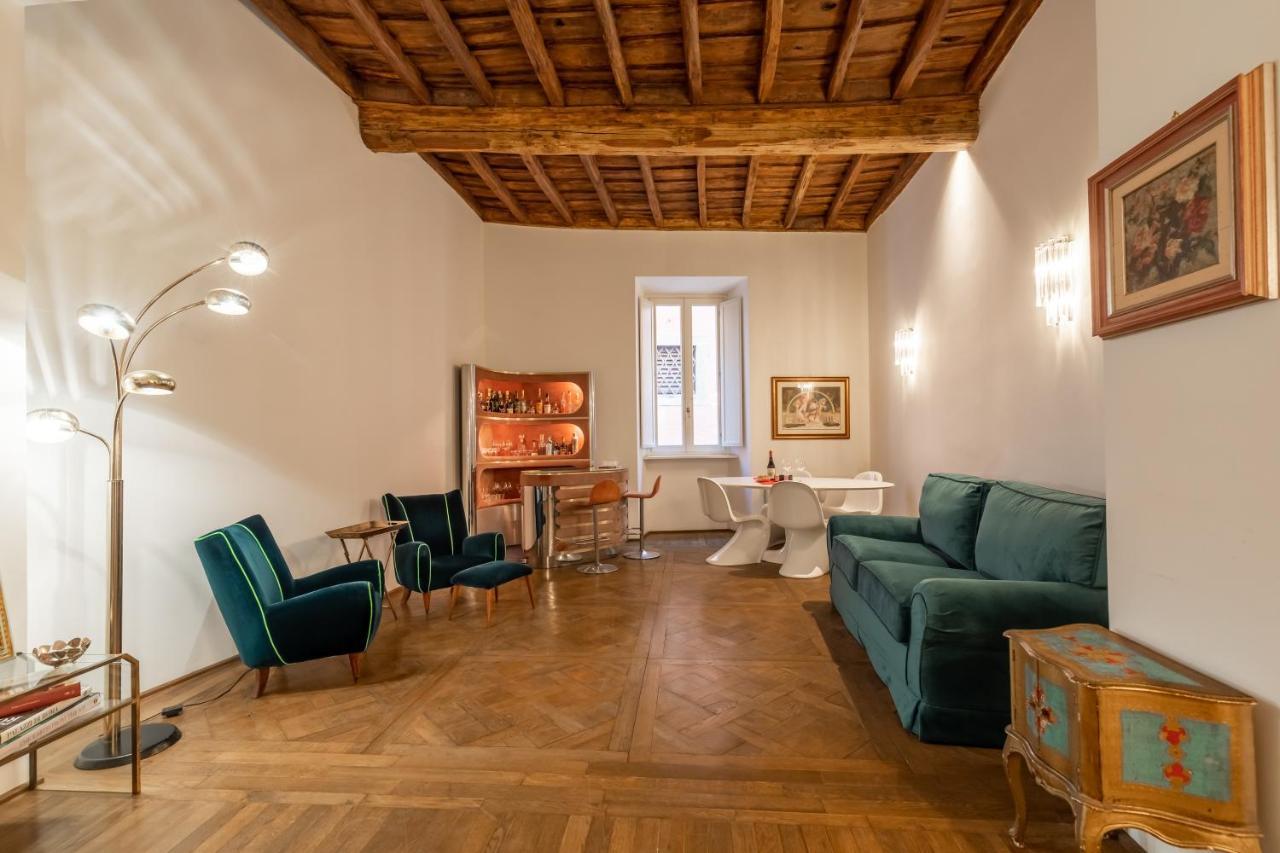 דירות רומא Chic And Style In Historical Via Giulia מראה חיצוני תמונה